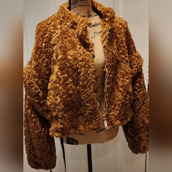 BooHoo Faux Fur Cropped jacket - Picture 6 of 16